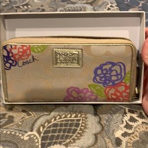 NWOT COACH flower pattern wallet